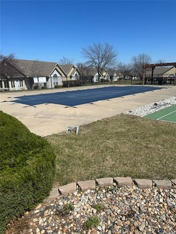 1928 W 139th Street, Leawood, KS 66224