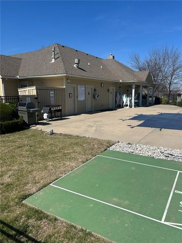 1928 W 139th Street, Leawood, KS 66224