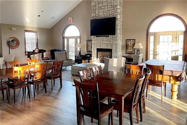 1928 W 139th Street, Leawood, KS 66224