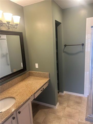 1928 W 139th Street, Leawood, KS 66224