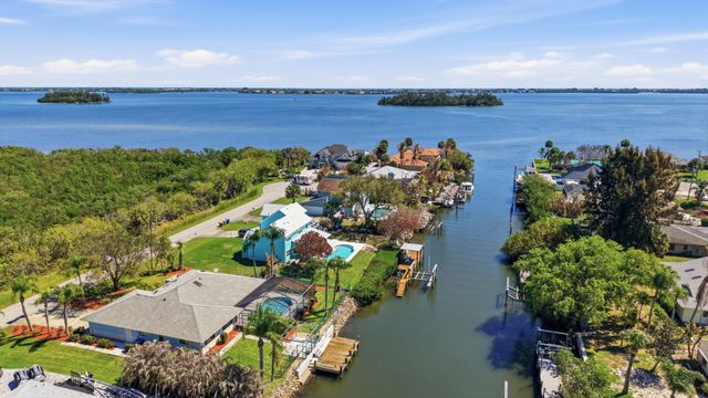 433 SE 12th St Street SE, Vero Beach, FL 32962