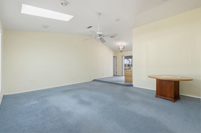 433 SE 12th St Street SE, Vero Beach, FL 32962