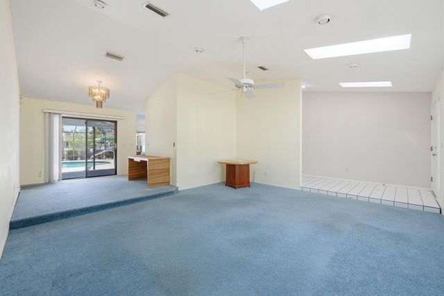 433 SE 12th St Street SE, Vero Beach, FL 32962