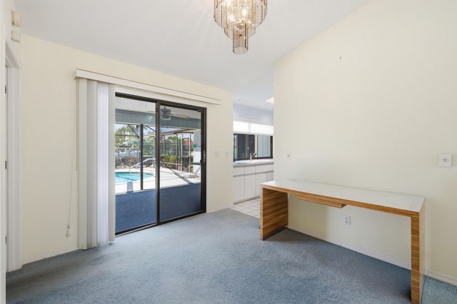 433 SE 12th St Street SE, Vero Beach, FL 32962