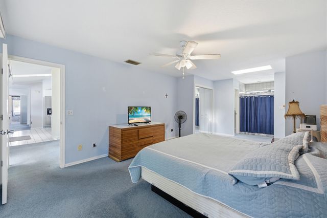 433 SE 12th St Street SE, Vero Beach, FL 32962