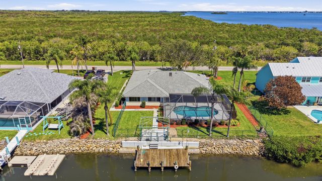 433 SE 12th St Street SE, Vero Beach, FL 32962