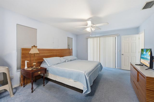 433 SE 12th St Street SE, Vero Beach, FL 32962