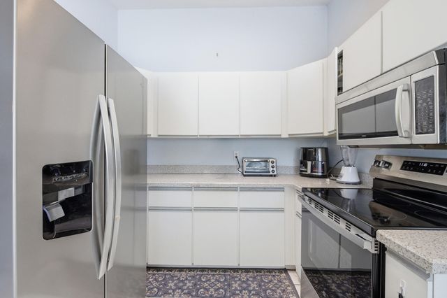 433 SE 12th St Street SE, Vero Beach, FL 32962