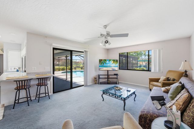 433 SE 12th St Street SE, Vero Beach, FL 32962