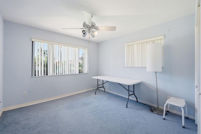 433 SE 12th St Street SE, Vero Beach, FL 32962