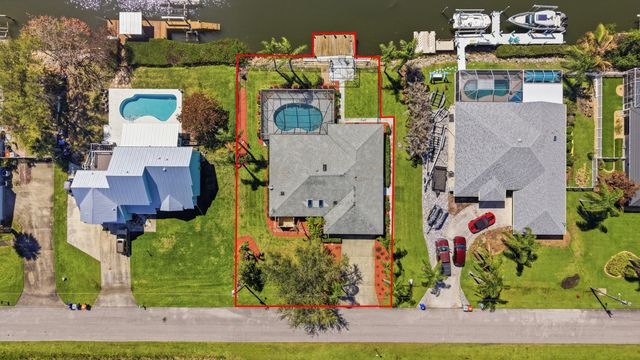 433 SE 12th St Street SE, Vero Beach, FL 32962