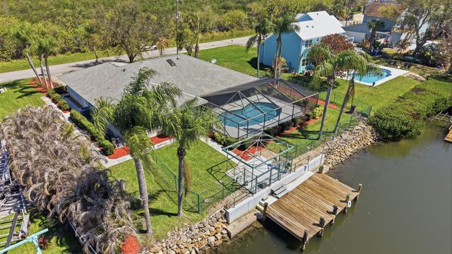 433 SE 12th St Street SE, Vero Beach, FL 32962