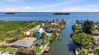 433 SE 12th St Street SE, Vero Beach, FL 32962