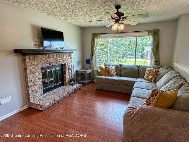 12688 Dundee Drive, Grand Ledge, MI 48837
