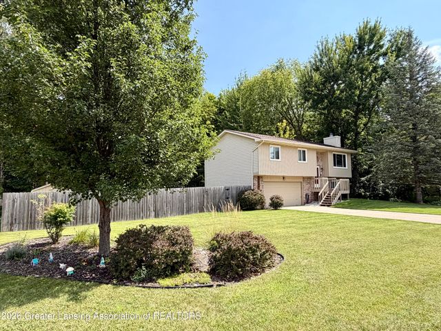 12688 Dundee Drive, Grand Ledge, MI 48837