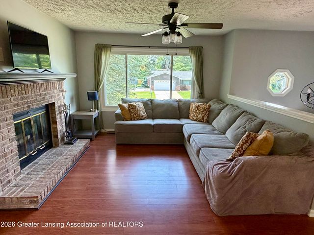 12688 Dundee Drive, Grand Ledge, MI 48837