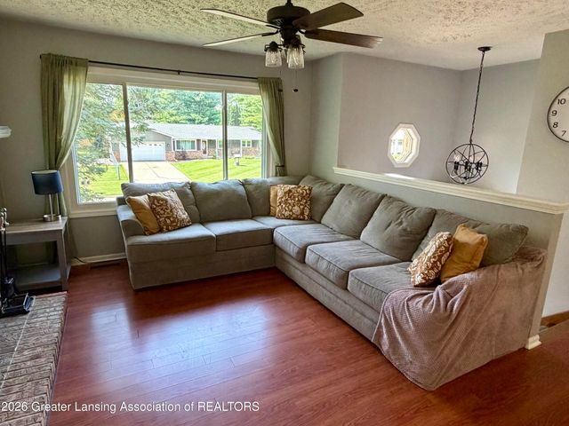 12688 Dundee Drive, Grand Ledge, MI 48837