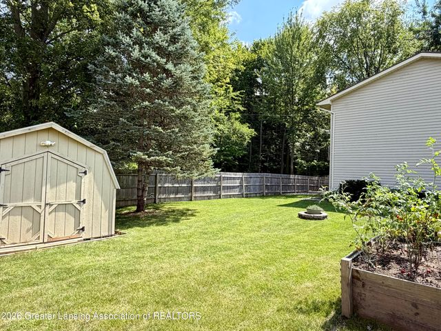 12688 Dundee Drive, Grand Ledge, MI 48837