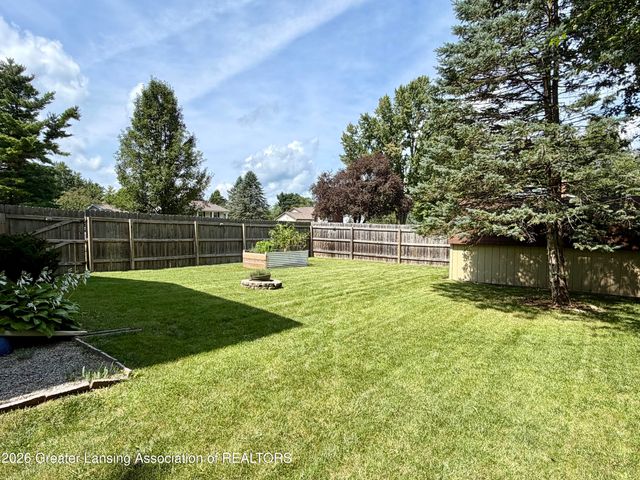 12688 Dundee Drive, Grand Ledge, MI 48837