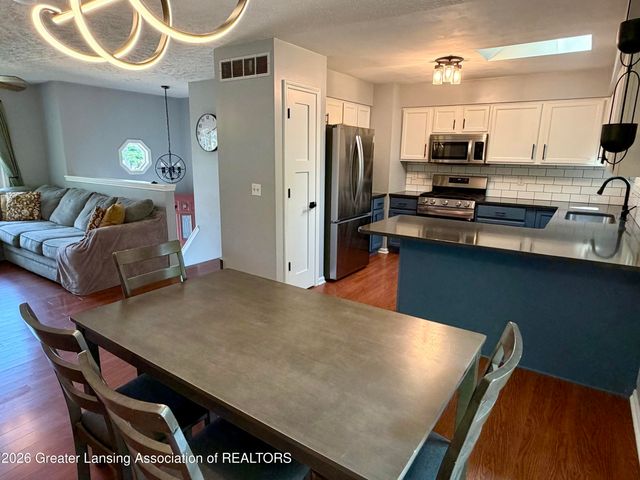 12688 Dundee Drive, Grand Ledge, MI 48837
