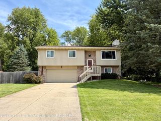 12688 Dundee Drive, Grand Ledge, MI 48837