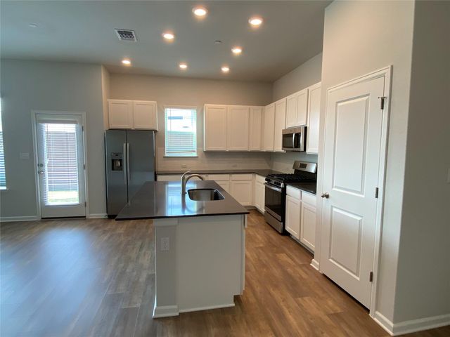 3000 Chisholm Trail RD 49, Round Rock, TX 78681
