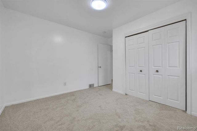 8347 Dixie Lane, Dearborn Heights, MI 48127