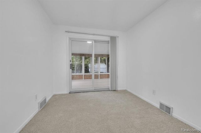 8347 Dixie Lane, Dearborn Heights, MI 48127