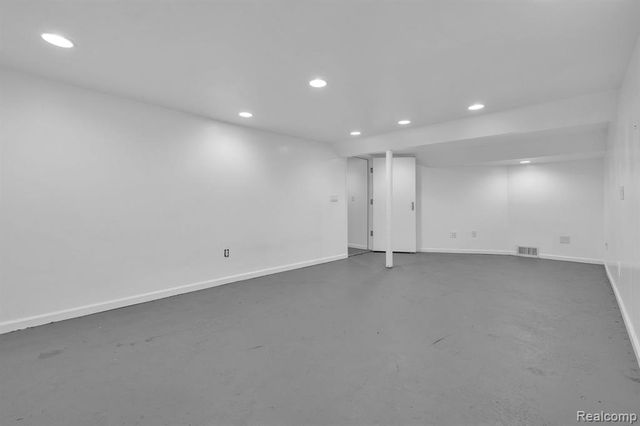 8347 Dixie Lane, Dearborn Heights, MI 48127