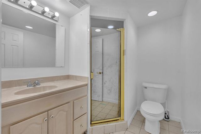 8347 Dixie Lane, Dearborn Heights, MI 48127