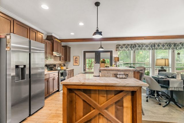1396 Lakeway Road, Kissee Mills, MO 65680