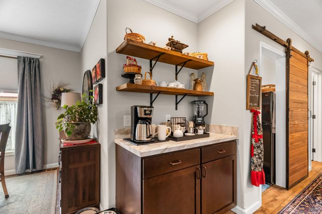1396 Lakeway Road, Kissee Mills, MO 65680