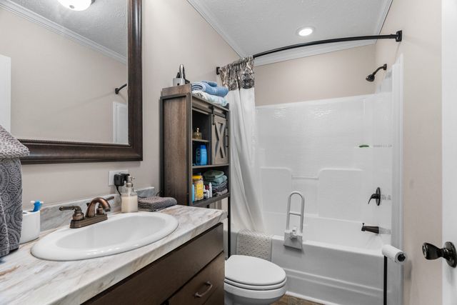 1396 Lakeway Road, Kissee Mills, MO 65680