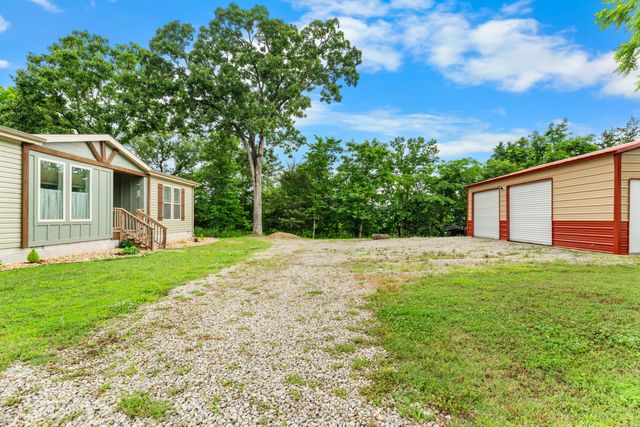 1396 Lakeway Road, Kissee Mills, MO 65680