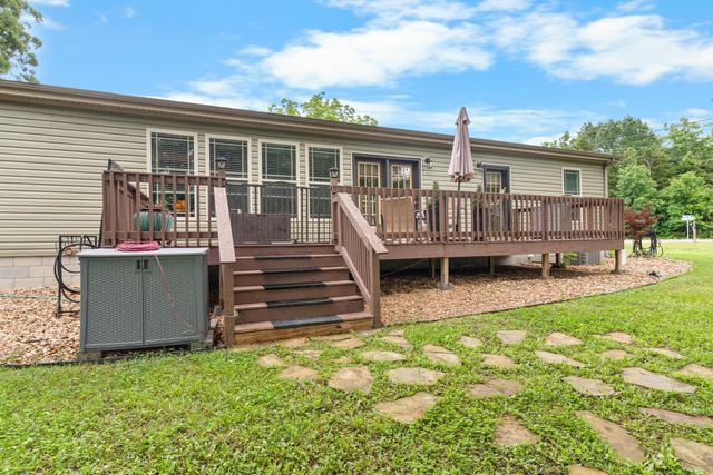 1396 Lakeway Road, Kissee Mills, MO 65680