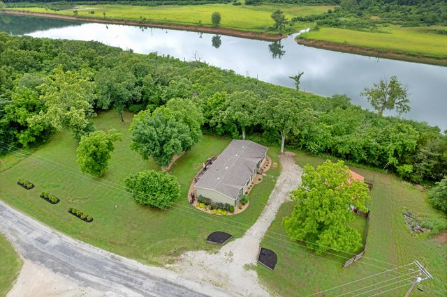 1396 Lakeway Road, Kissee Mills, MO 65680