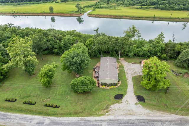 1396 Lakeway Road, Kissee Mills, MO 65680