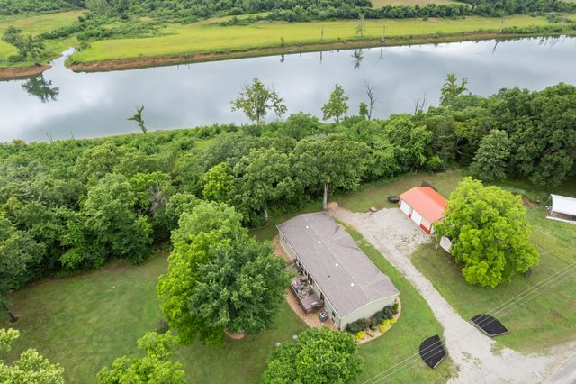1396 Lakeway Road, Kissee Mills, MO 65680