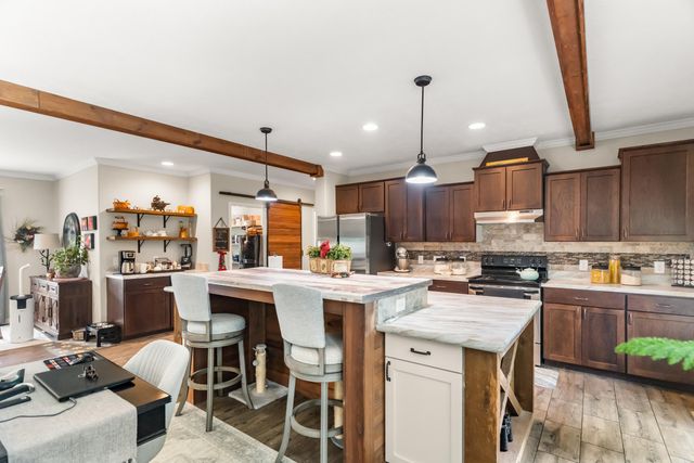 1396 Lakeway Road, Kissee Mills, MO 65680