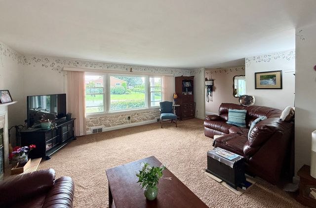 67 Briar Terrace, Leominster, MA 01453