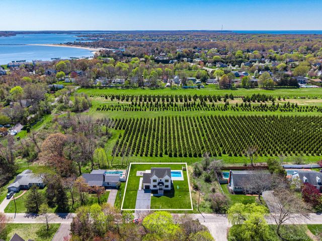 1900 Gillette Drive, East Marion, NY 11939
