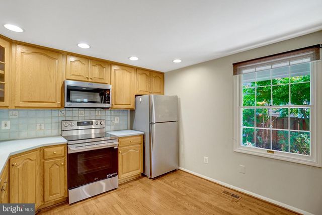 2920 MONTAUK CT, Falls Church, VA 22042