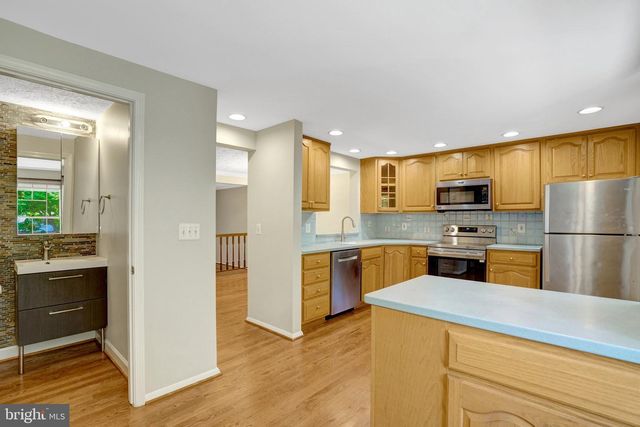 2920 MONTAUK CT, Falls Church, VA 22042