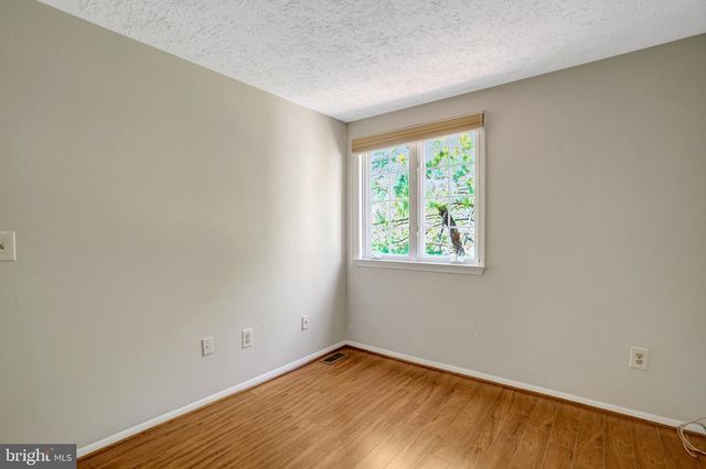 2920 MONTAUK CT, Falls Church, VA 22042