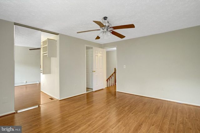 2920 MONTAUK CT, Falls Church, VA 22042
