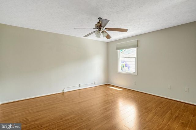 2920 MONTAUK CT, Falls Church, VA 22042