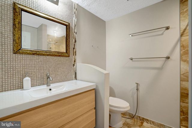 2920 MONTAUK CT, Falls Church, VA 22042