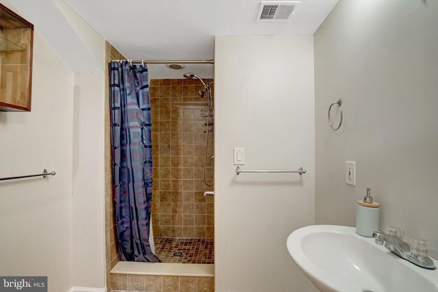 2920 MONTAUK CT, Falls Church, VA 22042