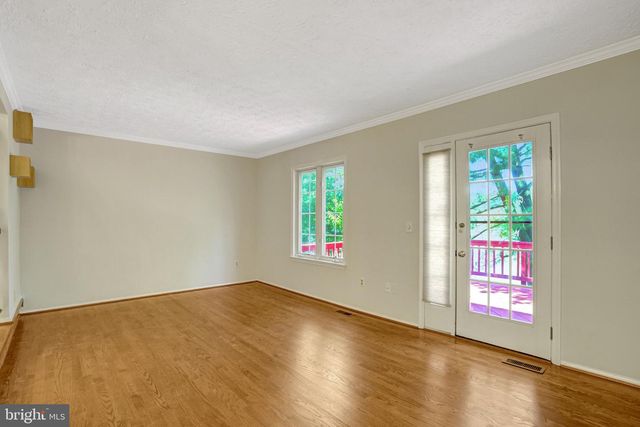 2920 MONTAUK CT, Falls Church, VA 22042