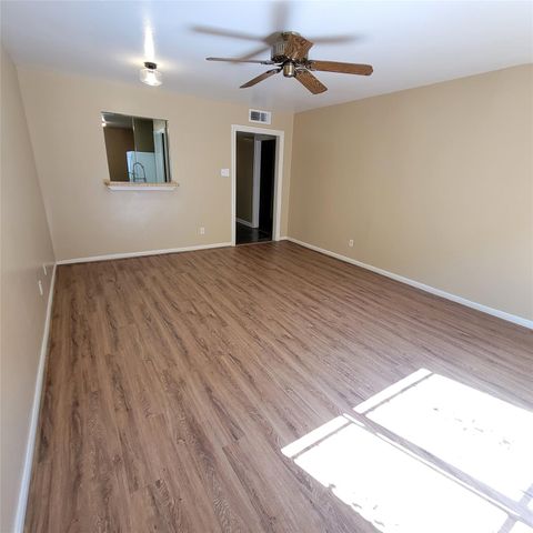 5212 Arboles Drive B, Houston, TX 77035